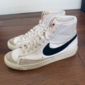 Nike Blazer Mid 77 Shoes Womens Size 8 Retro Classics CZ1055-100 Swoosh